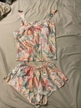 Victoria Secret Gold label Floral 100% Silk Cami & Short Sleep Set - Pink Multi